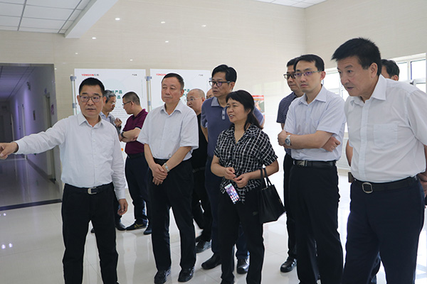 科技部专家调研组一行莅临陇神戎发参观调研