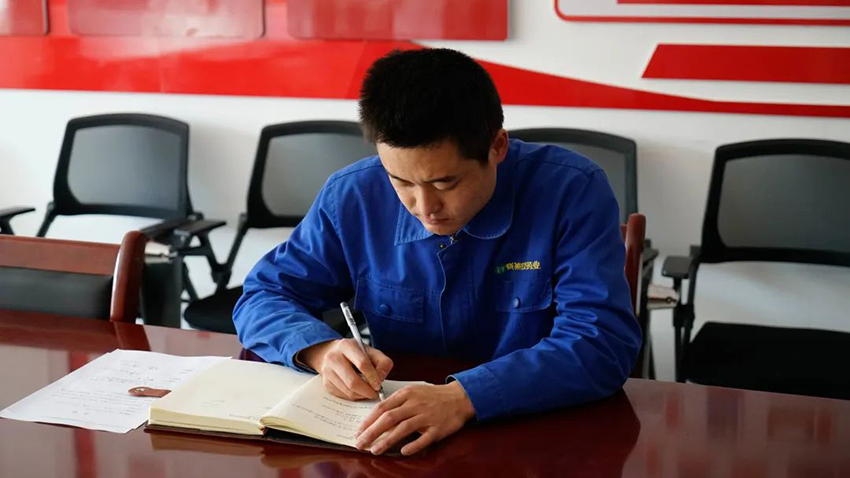 【以梦为马未下鞍 逐梦前行再奋蹄】甘肃药业集团一届三次职代会暨2023年工作会精神宣贯系列——专访2022年度先进工作者邵世军【以梦为马未下鞍 逐梦前行再奋蹄】甘肃药业集团一届三次职代会暨2023年工作会精神宣贯系列——专访2022年度先进工作者邵世军